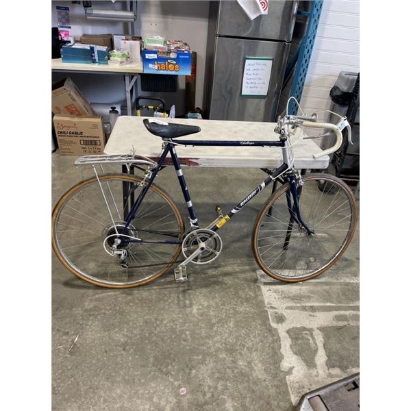 VINTAGE RALEIGH CHALLENGER ROAD BIKE