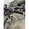 Image 3 : BLACK CCM BIKE