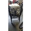 Image 2 : 4 STACKING PATIO CHAIRS W/ CUSHIONS