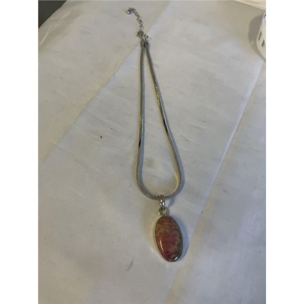 SILVER CHAIN W/ AGATE STONE PENDANT NECKLACE