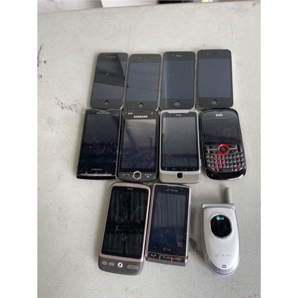 10 VINTAGE PHONES. 4 IPHONES, 6 ANDROID