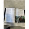 Image 4 : DUNGEONS AND DRAGONS HARDCOVER 3 BOOK BOX SET