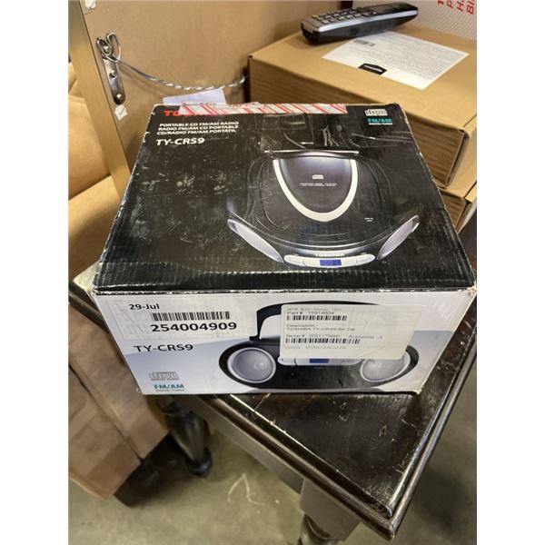 TOSHIBA PORTABLE CD BOOMBOX W/ AM/FM RADIO TUNER - TESTED WORKING, RETAIL $119