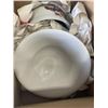 Image 5 : 2 BOXES OF SERVING BOWLS AND CORNING BAKE WARE