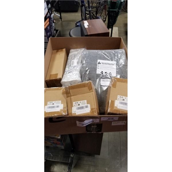 ASSORTED NEW BATHROOM ITEMS INLCUDING SOFT BATH MATT, TOILET PAPER HOLDERS ETC