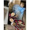 Image 3 : 2 BOXES OF CHRISTMAS DECOR