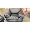 Image 10 : 3pc BLACK LEATHER SOFA SET, NO RIPS OR TEARS, INCLUDES SOFA, LOVESEAT AND CHAIR