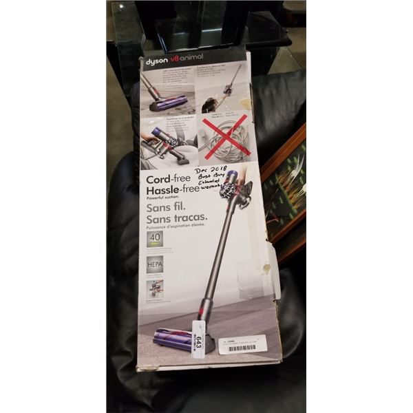 DYSON V8 ANIMAL CORDLESS VACUUM - WORKING, W/  ACCESSORIES SHOWN