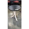 Image 4 : SMALL ACCENT TABLE AND ADJUSTABLE BAR STOOL