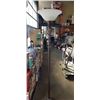 Image 1 : DECORATIVE FLOOR LAMP