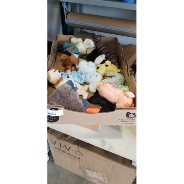 TRAY OF VINTAGE STUFFIES AND BEANIE BABIES