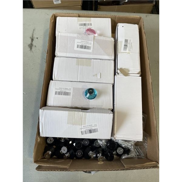 APPROX 60+ NEW DOOR KNOBS