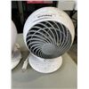 Image 2 : 2 WOOZOO OSCILLATING FANS BOTH WORKKNG