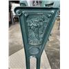 Image 4 : GREEN STANDIUM SEAT ON STAND