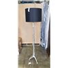 Image 1 : MODERN CHORME LOOK FLOOR LAMP