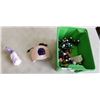 Image 1 : TOTE OF NAIL POLISH AND NAIL LIGHT
