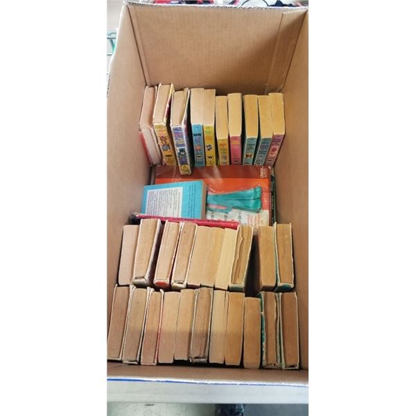 BOX OF VINTAGE KIDS BOOKS INCLUDING SPIDERMAN, BATMAN, BUGS BUNNY, ETC FROM 1960-70'S