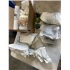 Image 6 : 3 BOXES OF DECOR ITEMS, BASKET, ETC