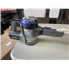 Image 4 : EUREKA CORDLESS VACUUM