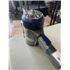 Image 5 : EUREKA CORDLESS VACUUM