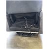 Image 6 : GREY LEATHER ROCKER RECLINER