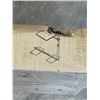 Image 3 : BLACL 20"X15" SWIVEL COUCH DESK