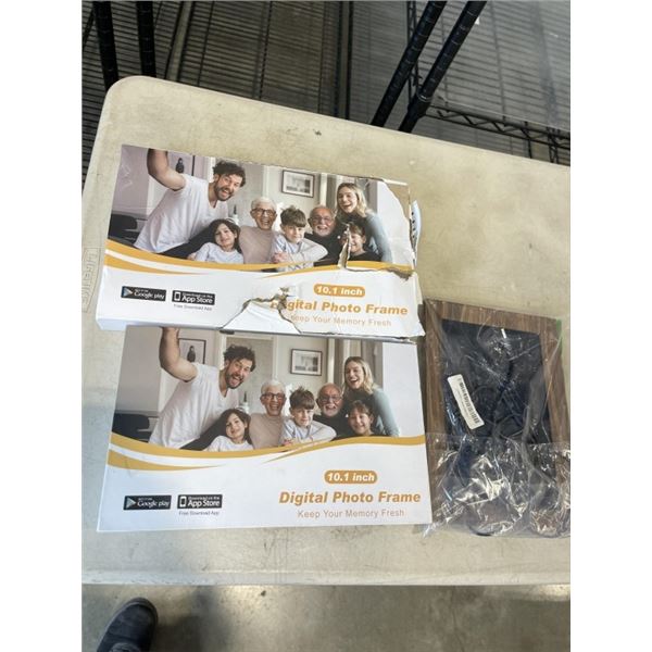 3 DIGITAL PHOTO  PICTURE FRAMES