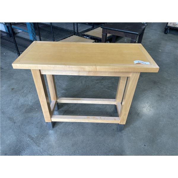 MAPLE SOFA / HALL TABLE