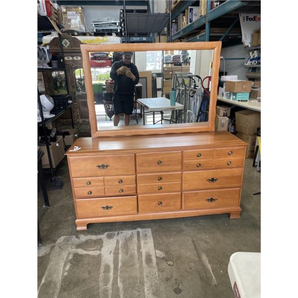 9 DRAWER DRESSER W/ MIRROR AND NIGHTSTAND