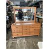 Image 1 : 9 DRAWER DRESSER W/ MIRROR AND NIGHTSTAND