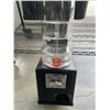 Image 3 : REVOLUTION CANDY VENDING MACHINE W/ KEYS