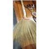 Image 2 : DREAM CATCHER AND VINTAGE BROOM