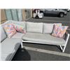 Image 5 : L SHAPE OUTDOOR PATIO SECTIONAL WITH THROW CUSHIONS, IN GOOD CONDITION