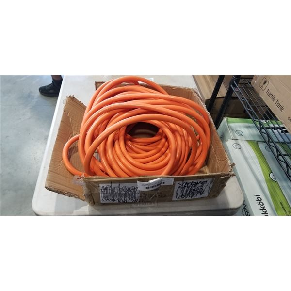 AS NEW ORANGE 100FT LIFE SUPPLY HEAVY DUTY INDOOR OUTDOOR 3 WIRE GROUNDED LIGHTED EXTENSION, 10AWG