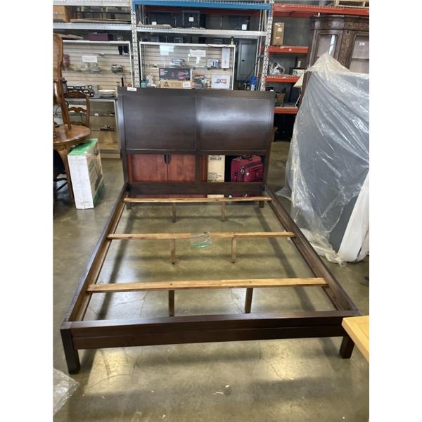 MODERN QUEENSIZE BEDFRAME. DARK FINISH.
