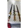 Image 1 : 3 CHINESE MARTIAL ART SWORDS