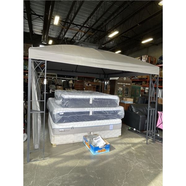 AS NEW 3M X 3M  FT PATIO GAZEBO, INCLUDES SCREEN MESH FOR ENTIRE SURROUNDING, COMPLETE, NO RIPS OR T