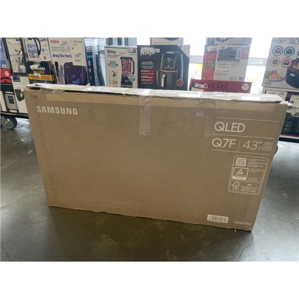 AS NEW SAMSUNG QLED 43 INCH Q7F TV, WORKING IN ORIGINAL BOX, COMPLETE WITH STAND AND REMOTE