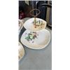 Image 3 : WOODS AND STYLECRAFT SERVING TRAYS AND LIDDED DISH