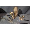 Image 1 : Baranette Gold-Toned Bar Set with Accessories in Original Case