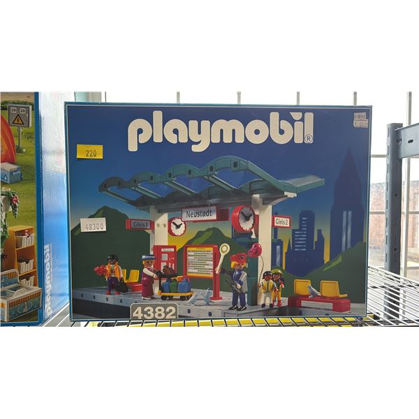 PLAYMOBIL #4382 BUILDING TOY