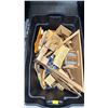 Image 2 : TOTE OF ASSORTED PLAYMOBIL BUILDING TOYS & ACCESSORIES