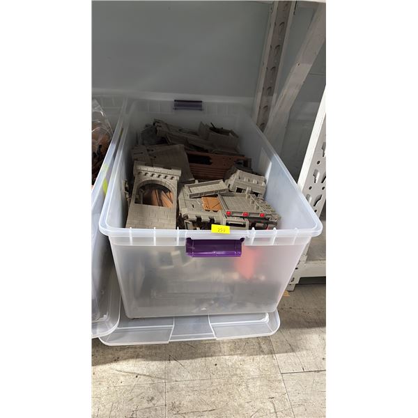 TOTE OF ASSORTED PLAYMOBIL BUILDING TOYS & ACCESSORIES