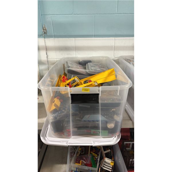 TOTE OF ASSORTED PLAYMOBIL BUILDING TOYS & ACCESSORIES
