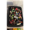Image 3 : TOTE OF ASSORTED PLAYMOBIL BUILDING TOYS & ACCESSORIES