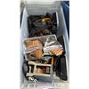 Image 2 : TOTE OF ASSORTED PLAYMOBIL BUILDING TOYS & ACCESSORIES