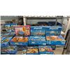 Image 3 : SHELF OF ASSORTED PLAYMOBIL TOYS & ACCESSORIES