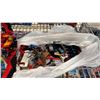 Image 8 : SHELF OF ASSORTED ASSEMBLED LEGO TOYS