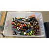 Image 2 : TOTE OF ASSORTED ASSEMBLED LEGO TOYS