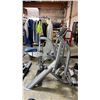 Image 1 : LIFE FITNESS PLATE-LOADED ISO-LATERAL SEATED ROW MACHINE